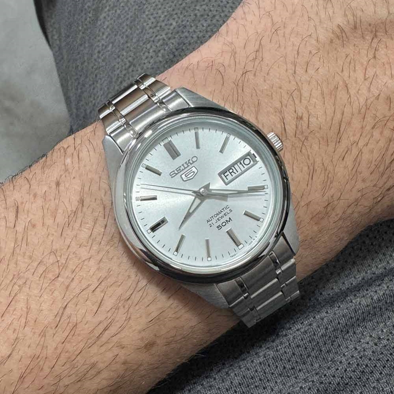 Relogio Masculino Seiko 5 Automatico SNK887B1 S1SX Em Aco Inoxidavel na Cor Prata Relogio Masculino Seiko 5 Automatico SNK887B1 S1SX Em Aco Inoxidavel na Cor Prata SEIKO